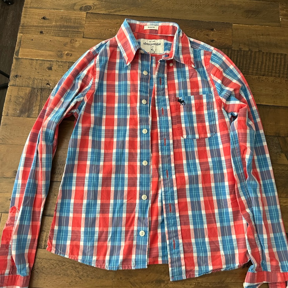 Abercrombie & Fitch Red and Blue Casual Button Down Shirt Boys XL